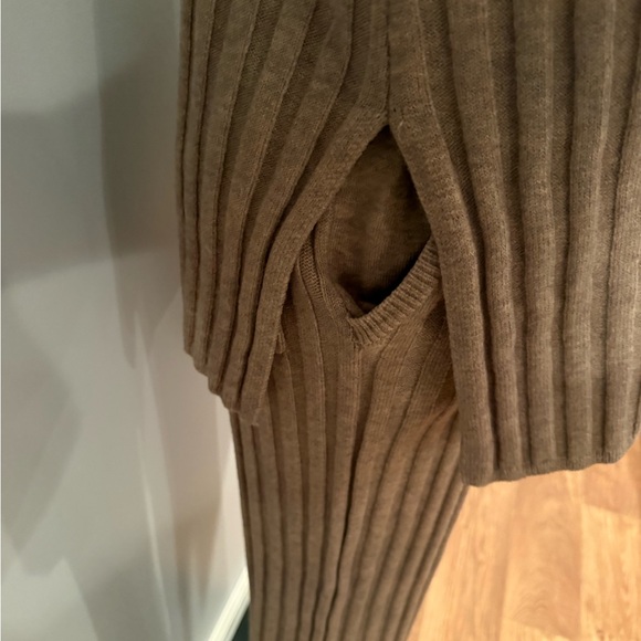 Mod Ref Ribbed Knit Wide Leg Set - Brown - Picture 3 of 7